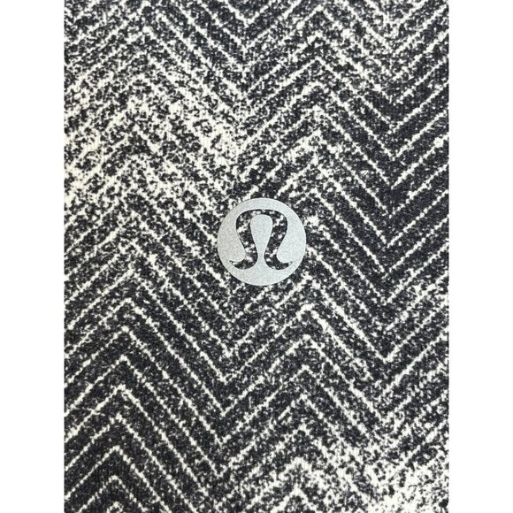 Lululemon Black White Chevron Print Crop Leggings Size 8 - Picture 3 of 7